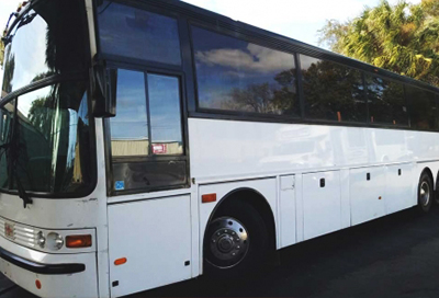 spacious charter buses in east lake orient park